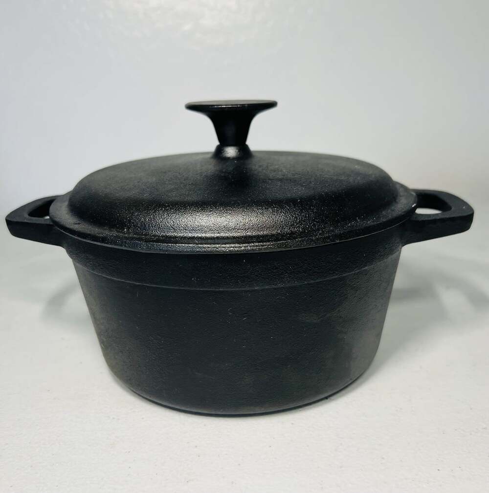 Cast Iron Dutch Oven With Lid Black Pre-Seasoned Pot Side Handles